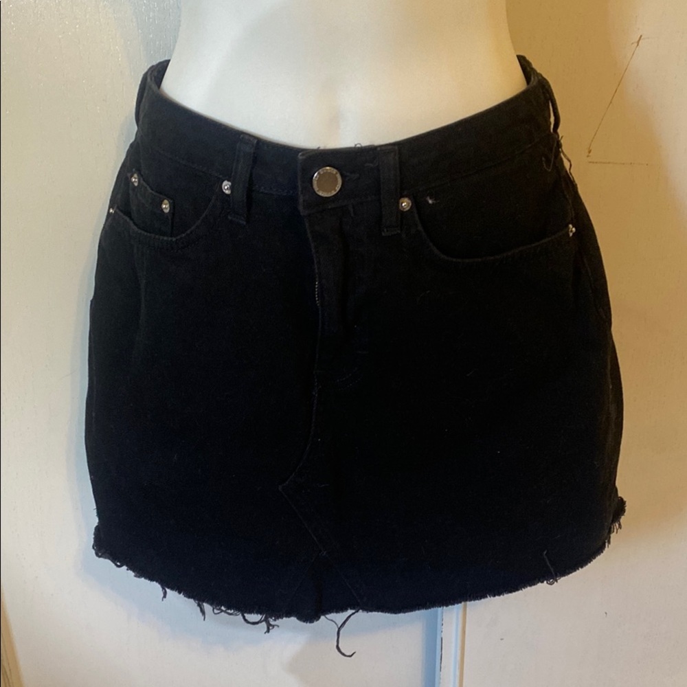 H&M black skirt size 4